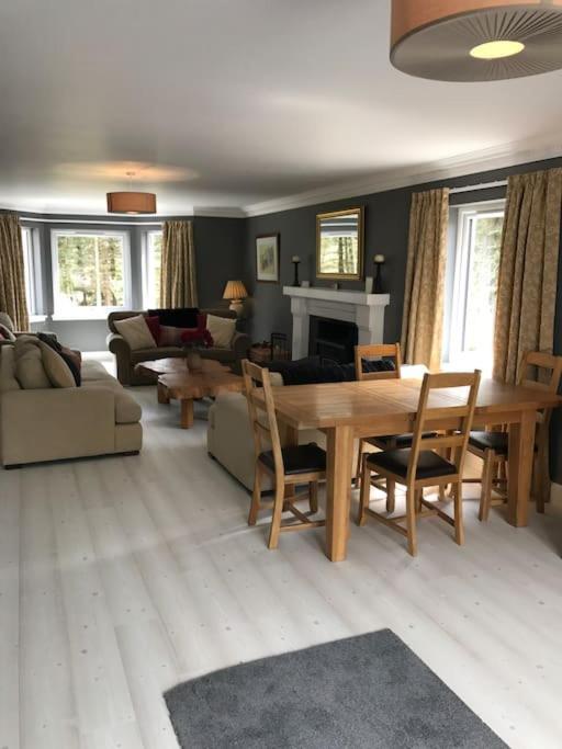 Cardon House - Luxury Highland Holiday Home Inverness Extérieur photo